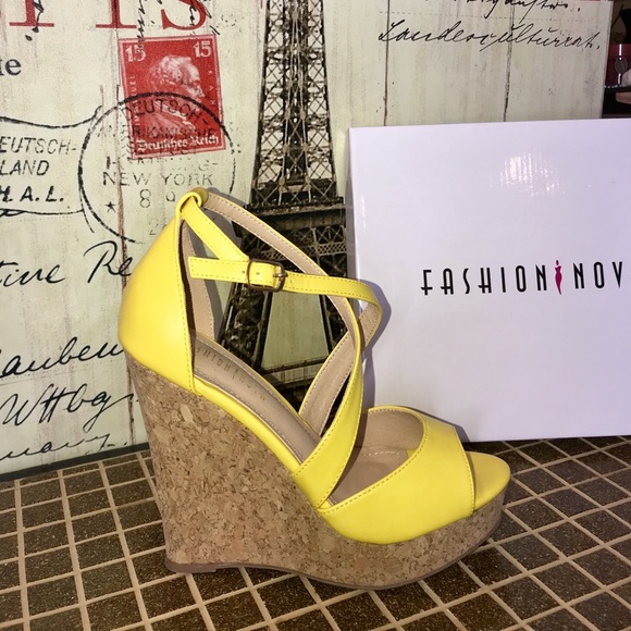 FASHION NOVA Peep-Toe Wedges - Picture 1 of 3